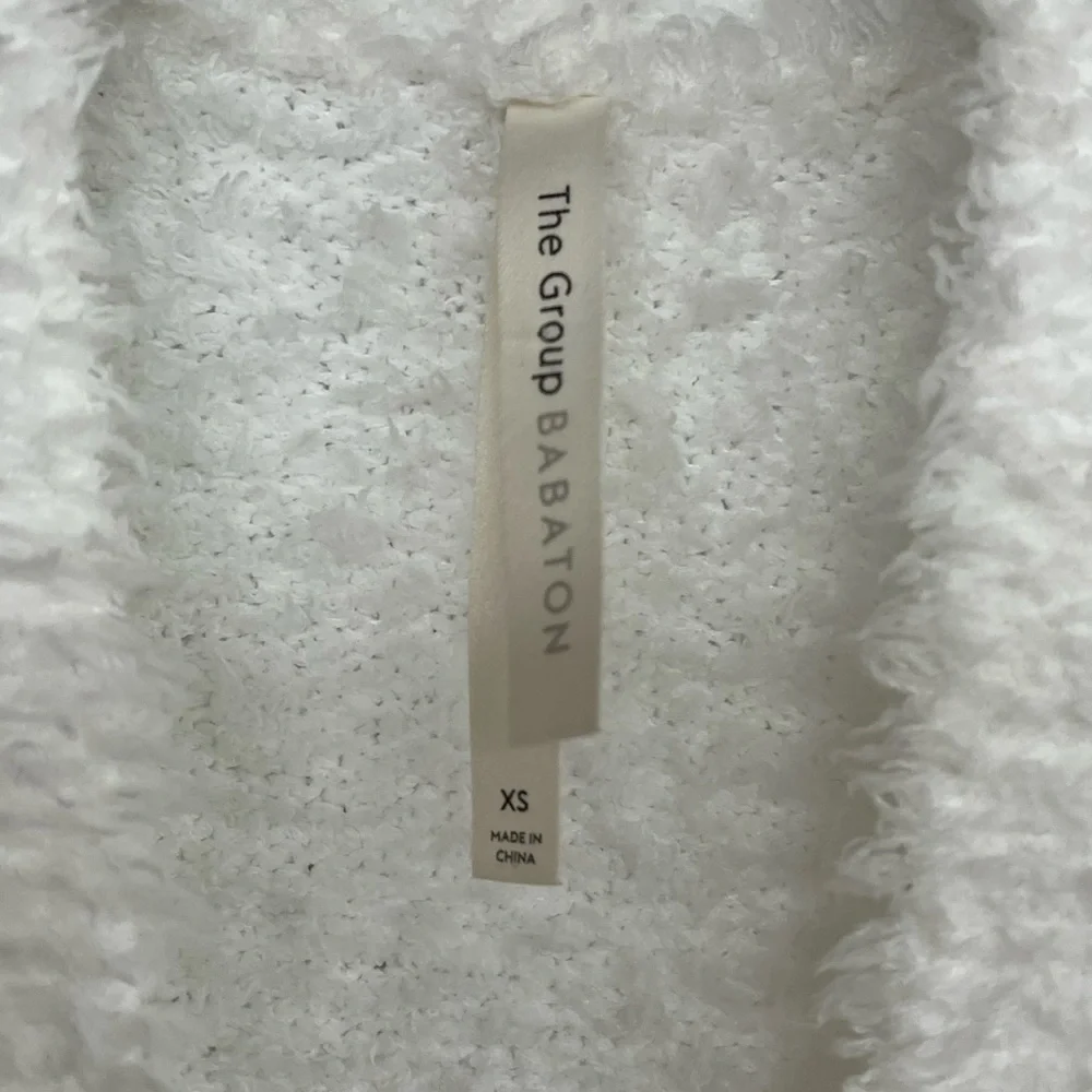 Aritzia The Group By Babaton White Retreat Textured Cozy Belted Robe/ Cardigan - Picture 14 of 17